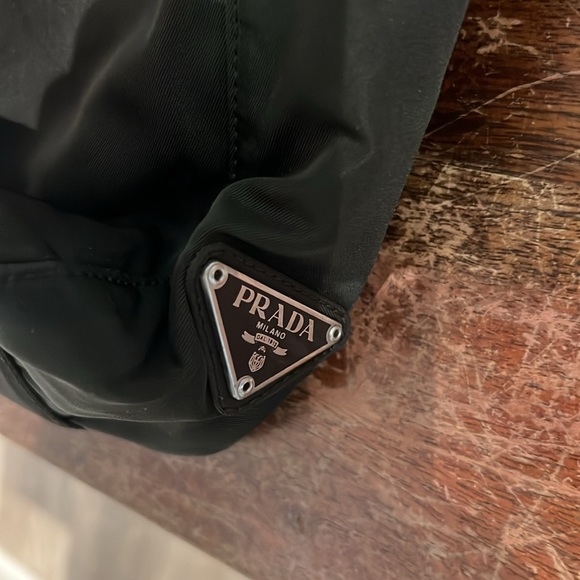 Prada purse - Picture 2 of 11